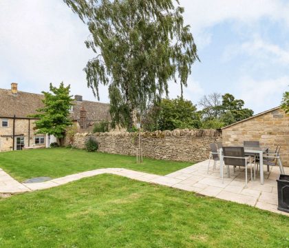 Manor Farm Cottage Garden - StayCotswold