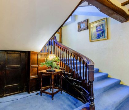 Middle Gable Hallway - StayCotswold