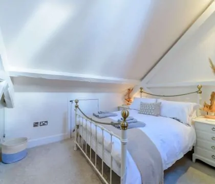 Church Mews Double Bedroom - StayCotswold