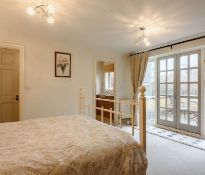 Landgate House Master Bedroom - StayCotswold