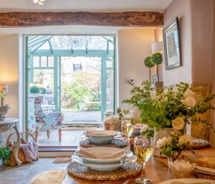Bag End and Peppercorn Cottage Dining Table - StayCotswold