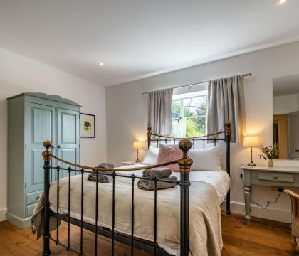 Ridge Barn King Size Bed - StayCotswold
