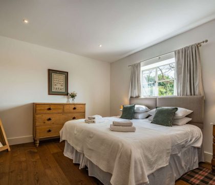 Ridge Barn King Size Bed - StayCotswold
