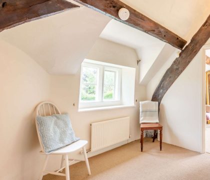 Norman Chapel Master Bedroom - StayCotswold