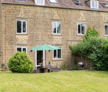 Holly Cottage Garden - StayCotswold