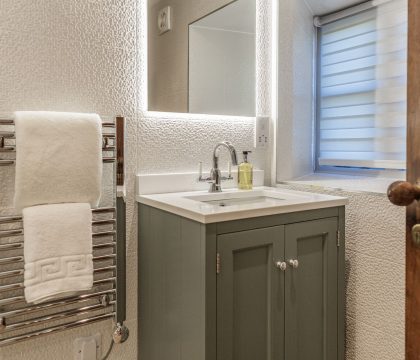Gardners Cottage Family Shower Room - StayCotswold
