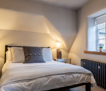 Pinkney House Bedroom 2 - StayCotswold