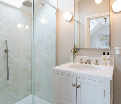 Carpenters Cottage Master Bedroom Ensuite - StayCotswold