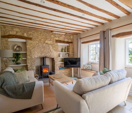 Enoch's Cottage Reception Room - StayCotswold