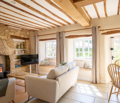 Enoch's Cottage Reception Room - StayCotswold