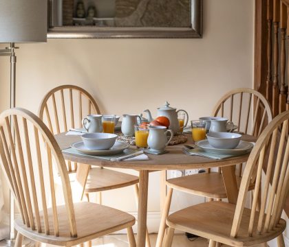 Enoch's Cottage Reception Room - StayCotswold