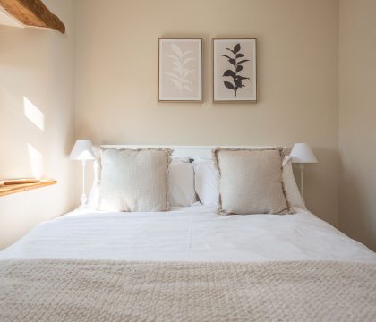 Enoch's Cottage Bedroom 2 - StayCotswold