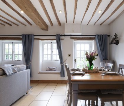 Lilac Cottage Sitting/ Dining Room - StayCotswold