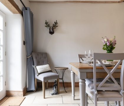 Lilac Cottage Dining Area - StayCotswold