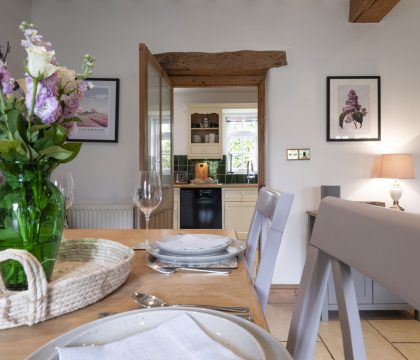 Lilac Cottage Dining Area - StayCotswold