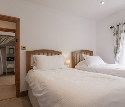 Lilac Cottage Bedroom 2 - StayCotswold