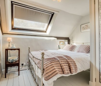 Pyatt's Pad Bedroom - StayCotswold