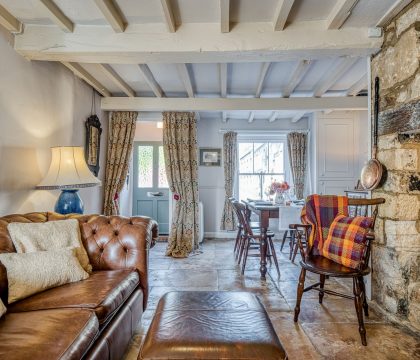 Pyatt's Pad Sitting Room - StayCotswold