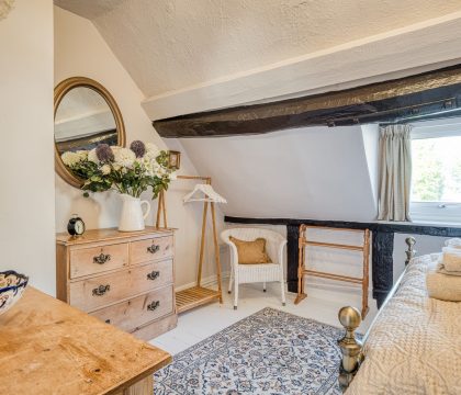 Pyatt's Pad Bedroom - StayCotswold