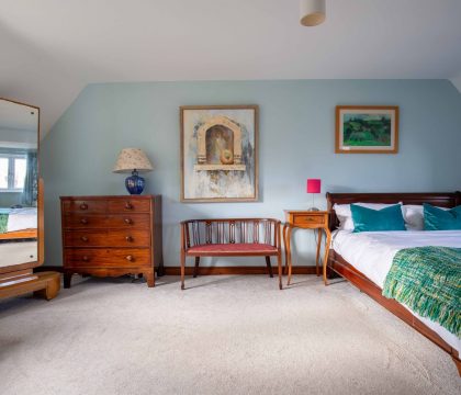 Kingsley House Master Bedroom - StayCotswold