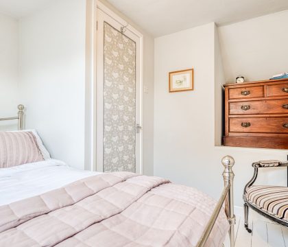 Pyatt's Pad Bedroom - StayCotswold
