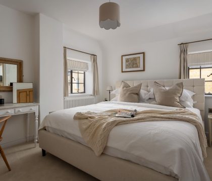 Garth Cottage Bedroom 2 - StayCotswold