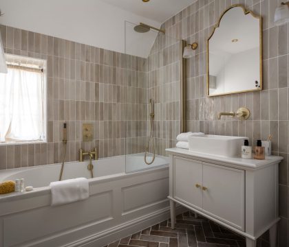 Garth Cottage Bedroom 2 Ensuite - StayCotswold