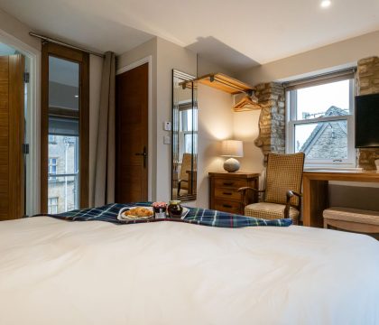 Evenlode Cottage Master Bedroom - StayCotswold