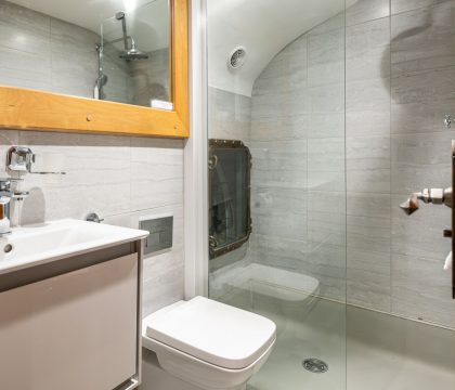 Evenlode Cottage Shower Room - StayCotswold