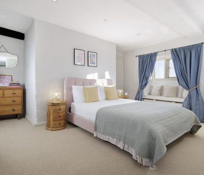 Green Farm House Bedroom 2- StayCotswold