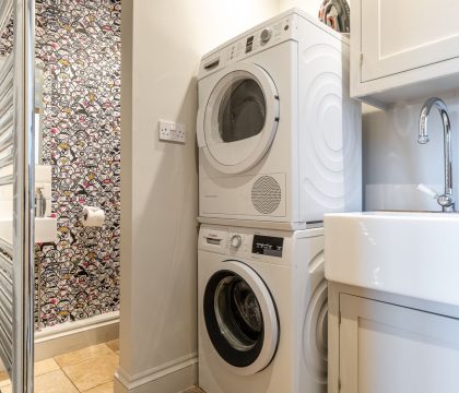 North End House Utility and Cloakroom - StayCotswold