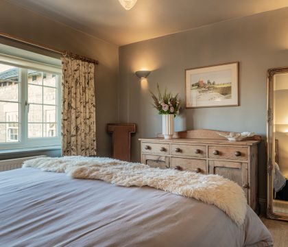 North End House Bedroom 2 - StayCotswold