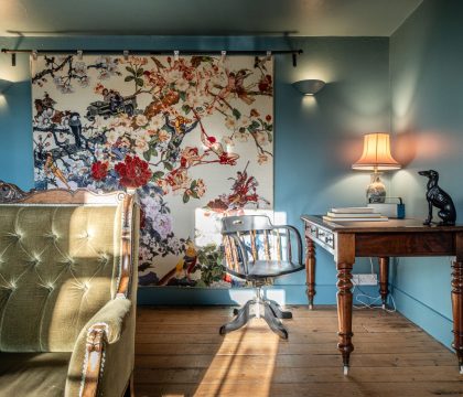 North End House Study/TV Room - StayCotswold