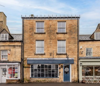Piggy in the Middle - StayCotswold