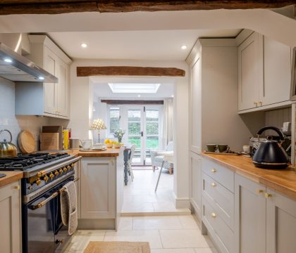 Stonecrop Cottage Kitchen/Breakfast Room - StayCotswold