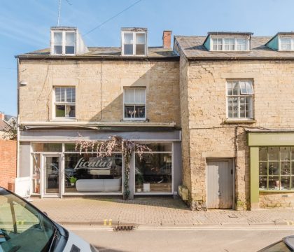 Licata's Apartment - StayCotswold
