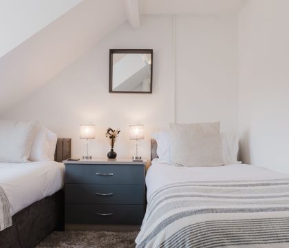 Licata's Apartment Bedroom 2 - StayCotswold