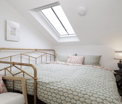 Bakers Flat Bedroom 3 - StayCotswold
