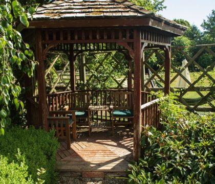 Stonelands Garden - StayCotswold