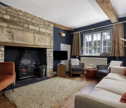 The Bakehouse Sitting Room - StayCotswold
