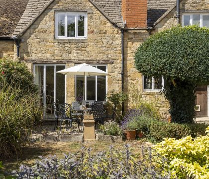 Izods Cottage Garden - StayCotswold