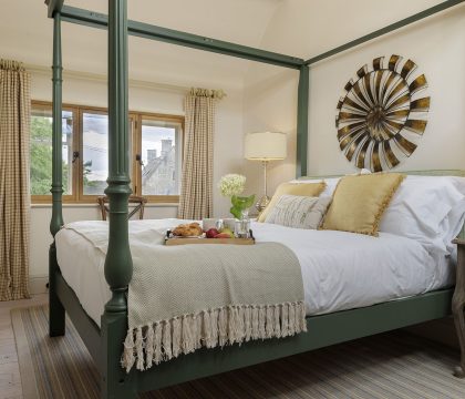 Corner House Bedroom 2 - StayCotswold