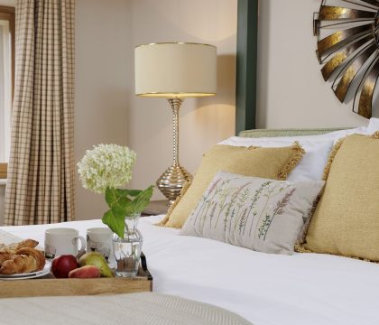 Corner House Bedroom 2 - StayCotswold