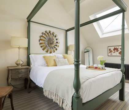 Corner House Bedroom 2 - StayCotswold