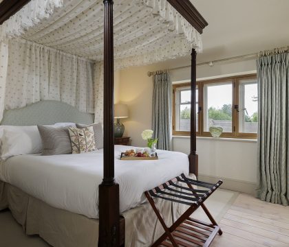 Corner House Master Bedroom - StayCotswold