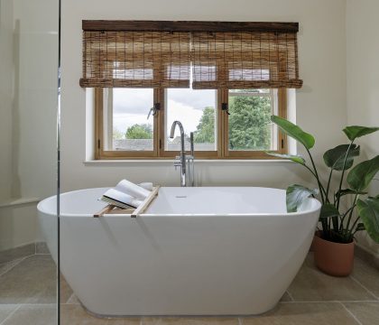 Corner House Family Bathroom - StayCotswold