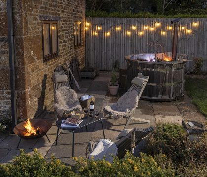 Coleman's Elm Hot Tub - StayCotswold