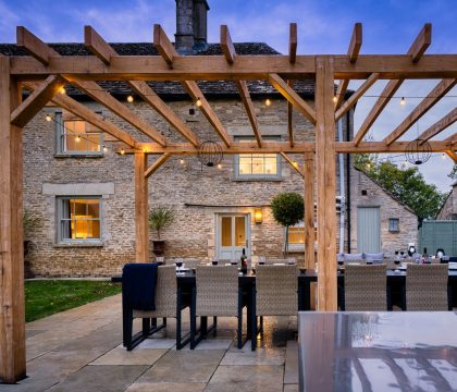 Green Farm Outside - StayCotswold