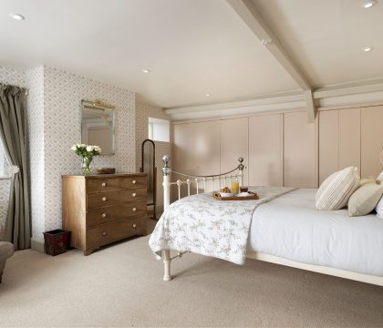 Brewery Cottage Master Bedroom - StayCotswold
