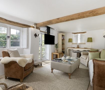 Honeysuckle Cottage Sitting Room - StayCotswold